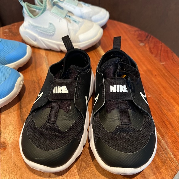Toddler Nike flex runner 2 bundle - Picture 2 of 4
